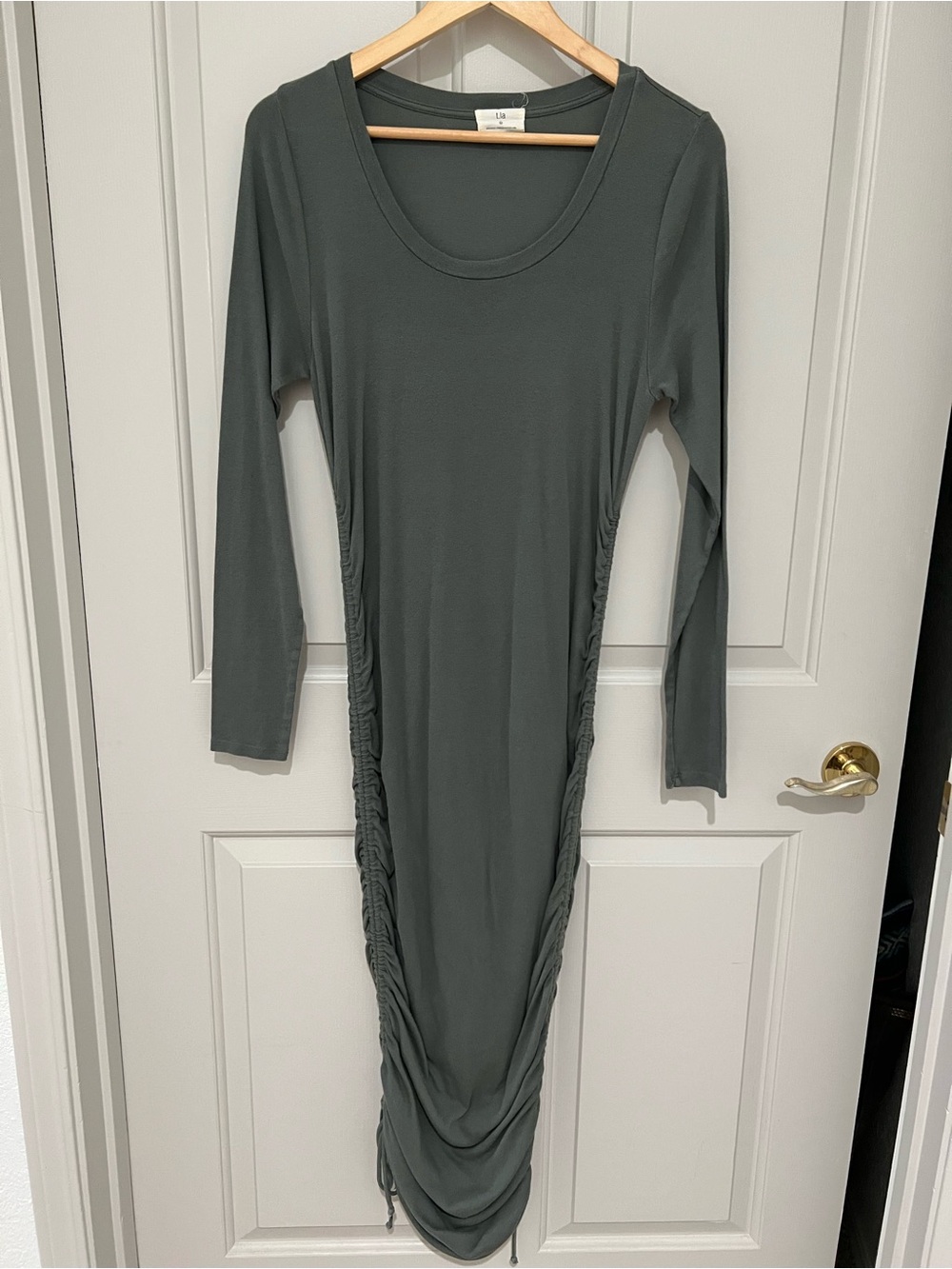 T.La Long Sleeve Ruched Maxi Dress - Green